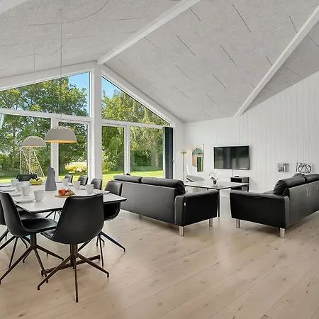 4 Bedroom Cozy In * Spottrup