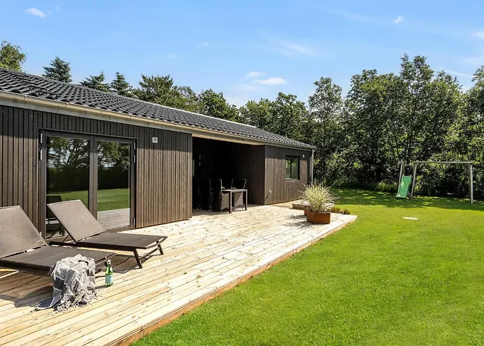 4 Bedroom Cozy In Сasa de vacaciones *