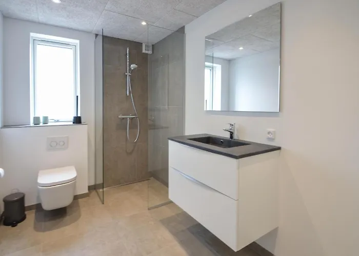 Сasa de vacaciones 4 Bedroom Cozy In *